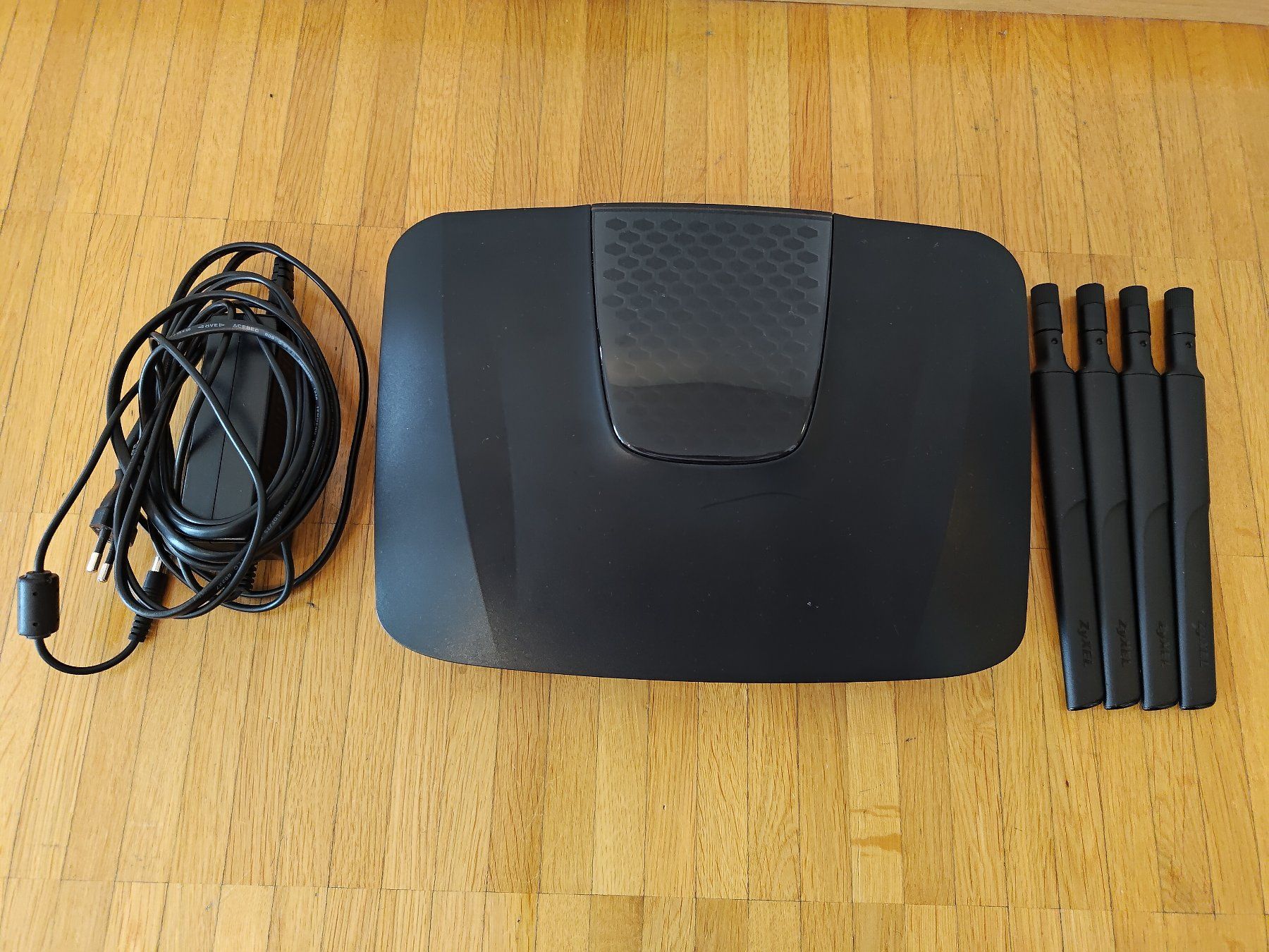 Zyxel Modems & Routeurs: WLAN Router Zyxel NBG6816 – D'occasion à Hochdorf par all_u_want