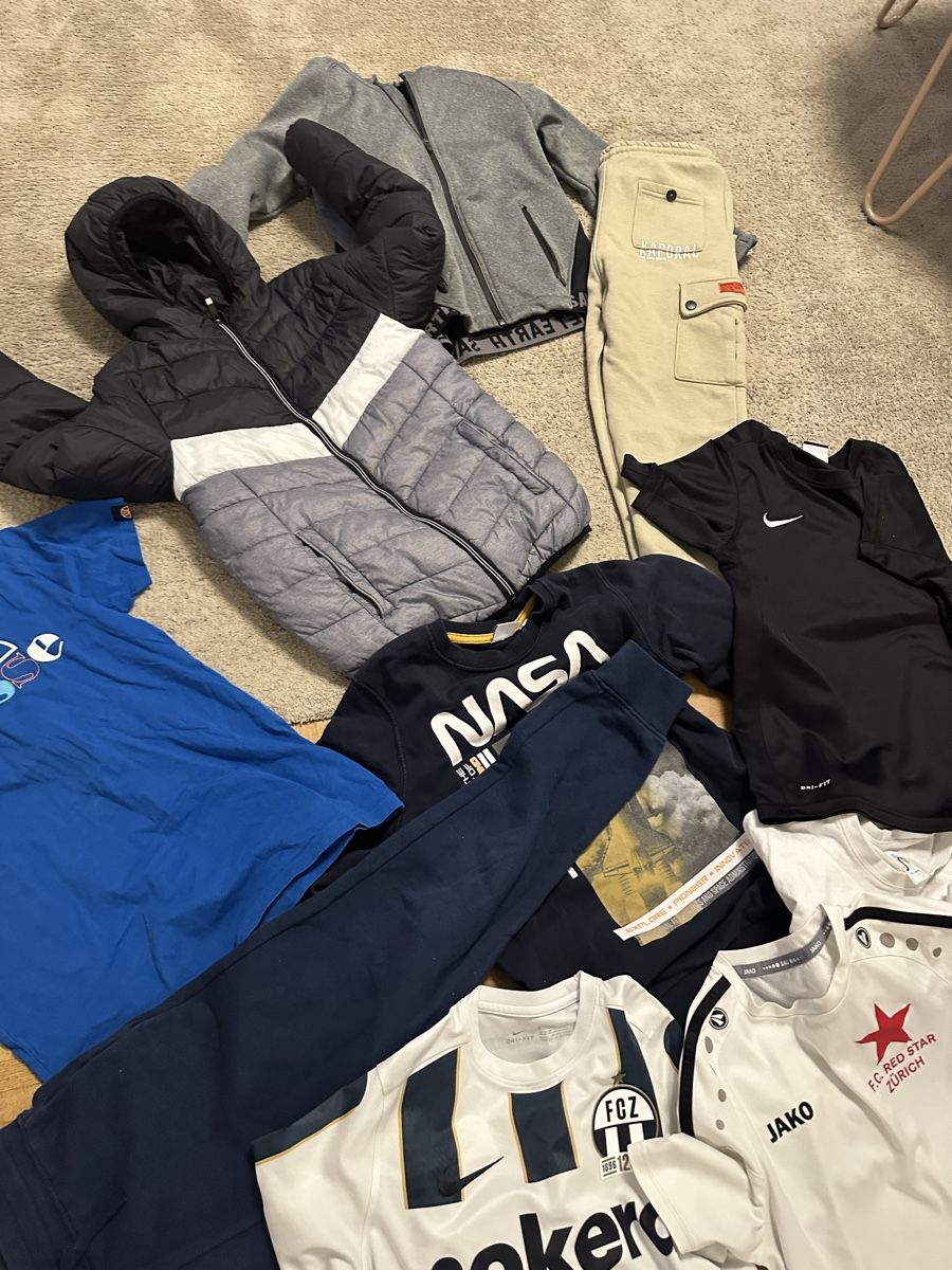 Lotti & Set di vestiti: Jungenpaket 140 – Usato da Zürich venduto da ege_2ghf 1