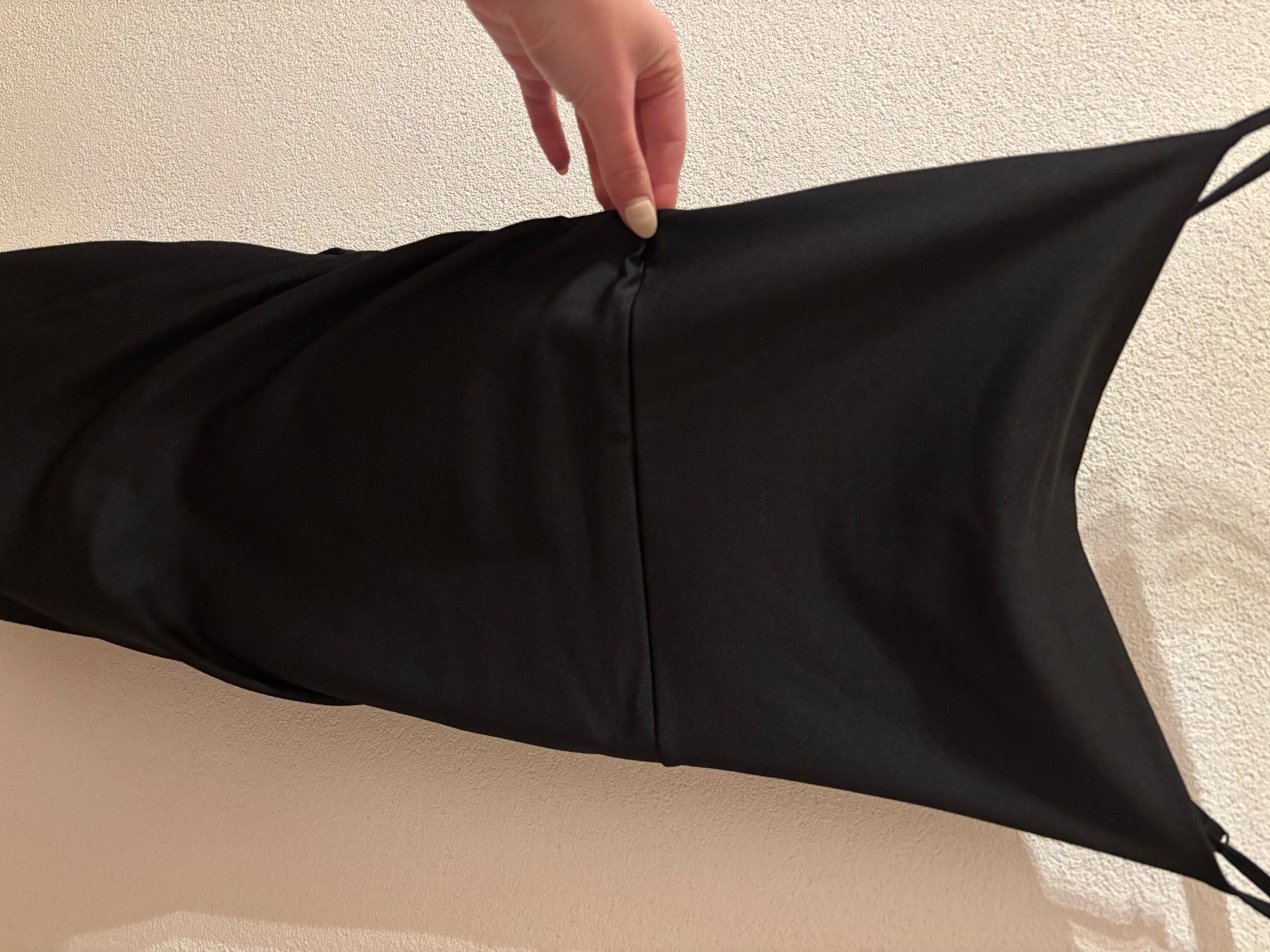 Robes: Robe noire – D'occasion à Grandvillard par Elsa.Del 1