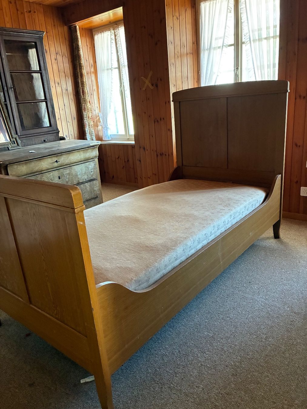 Betten: Bett aus Holz – Gebraucht aus Aarau von val_yyx5 2