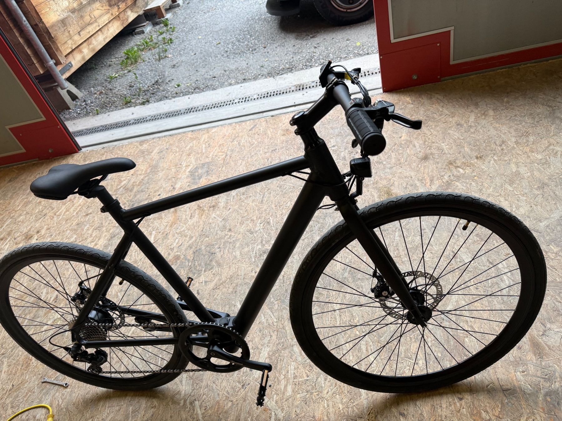Velos: E-Bike FXH-008 Back2Green Germany – Schwarz Matt- NEU! – Neu und originalverpackt aus Trimmis von Kene_Design_Form 7