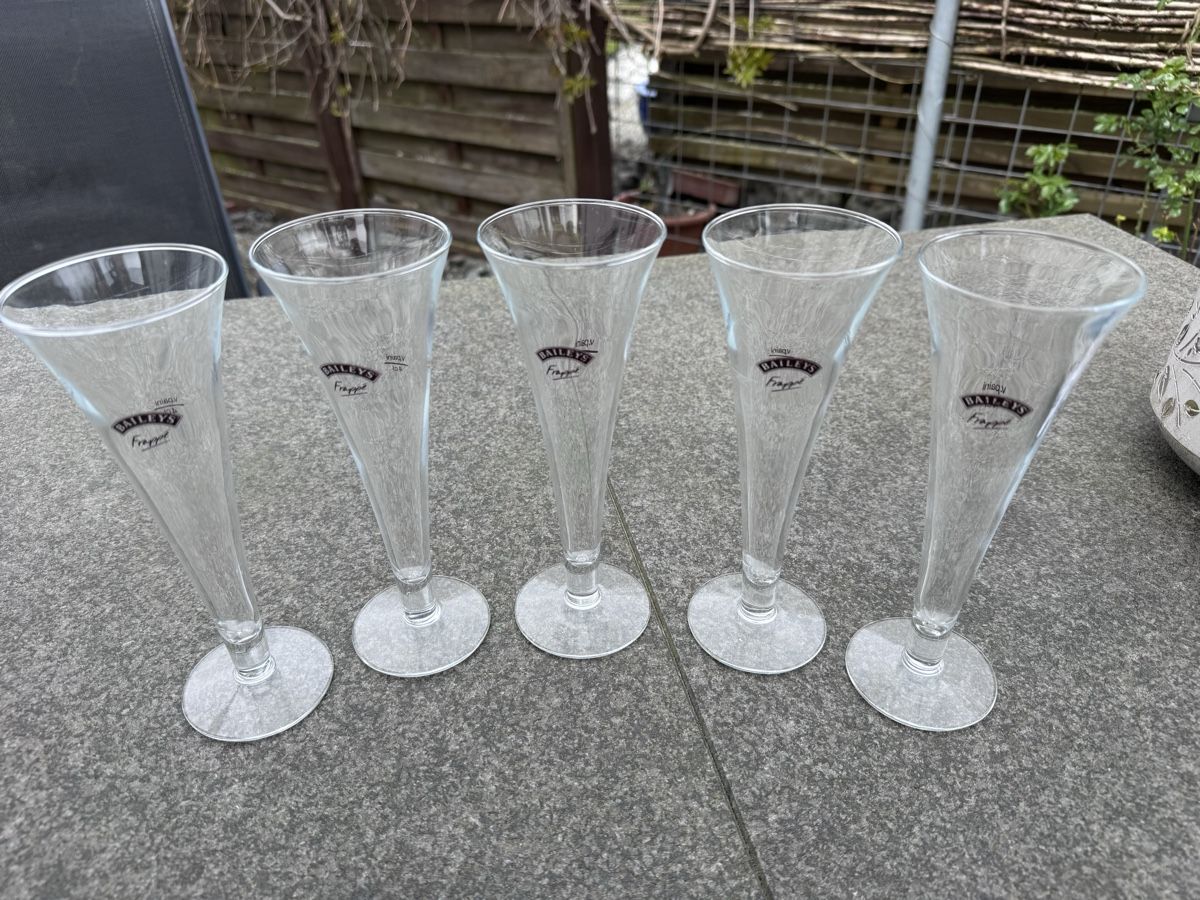 Bicchieri: Baileys Frappé Glas, 5 Stück – Usato da Niederbüren venduto da Oetschli 3