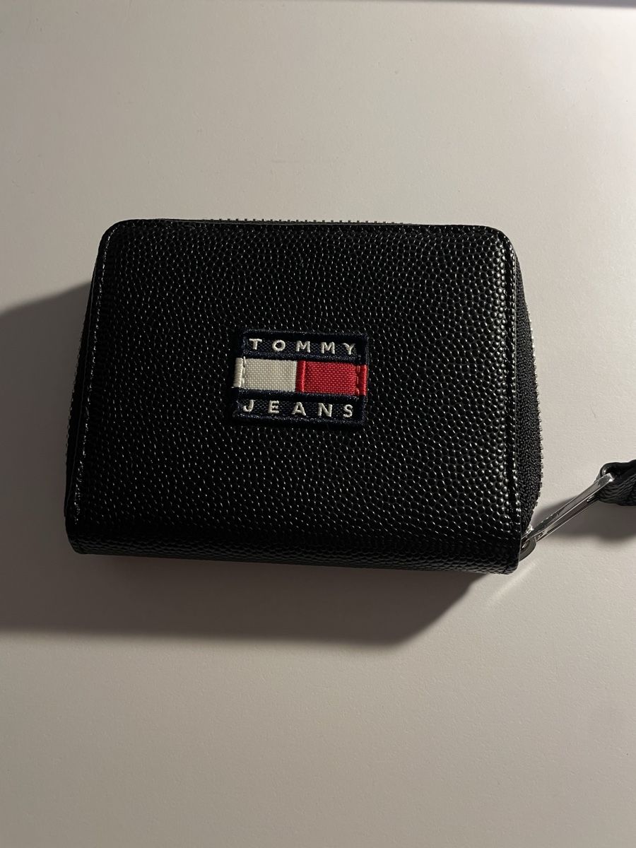 Portafogli: Tommy Jeans Geldbörse – Usato da Niederlenz venduto da fed_y5mw