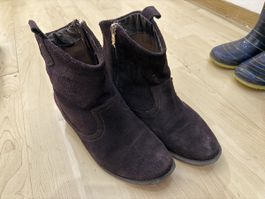 XTI Wildleder-Stiefeletten braun – Gr. 39