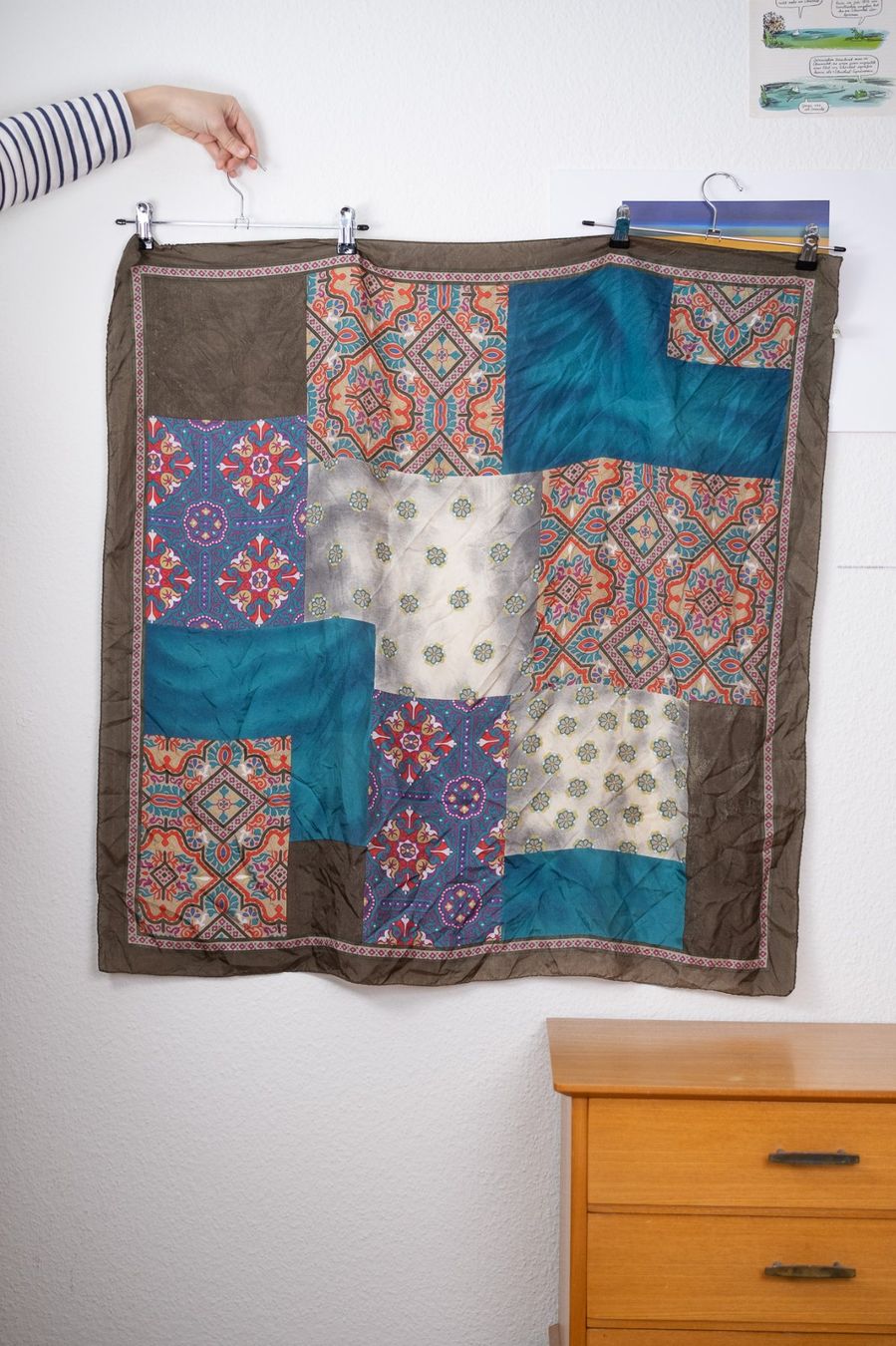 Foulard & Sciarpe: Grosses schönes Seidenfoulard – Usato da Basel venduto da Bluemoewe 1