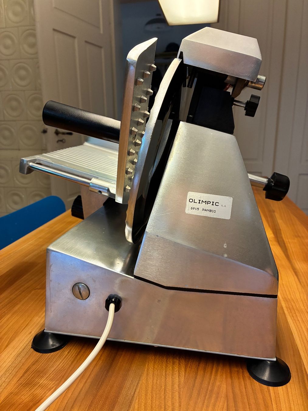 Elettrodomestici da cucina: Aufschnittmaschine – Usato da St. Gallen venduto da DolinDalton 1
