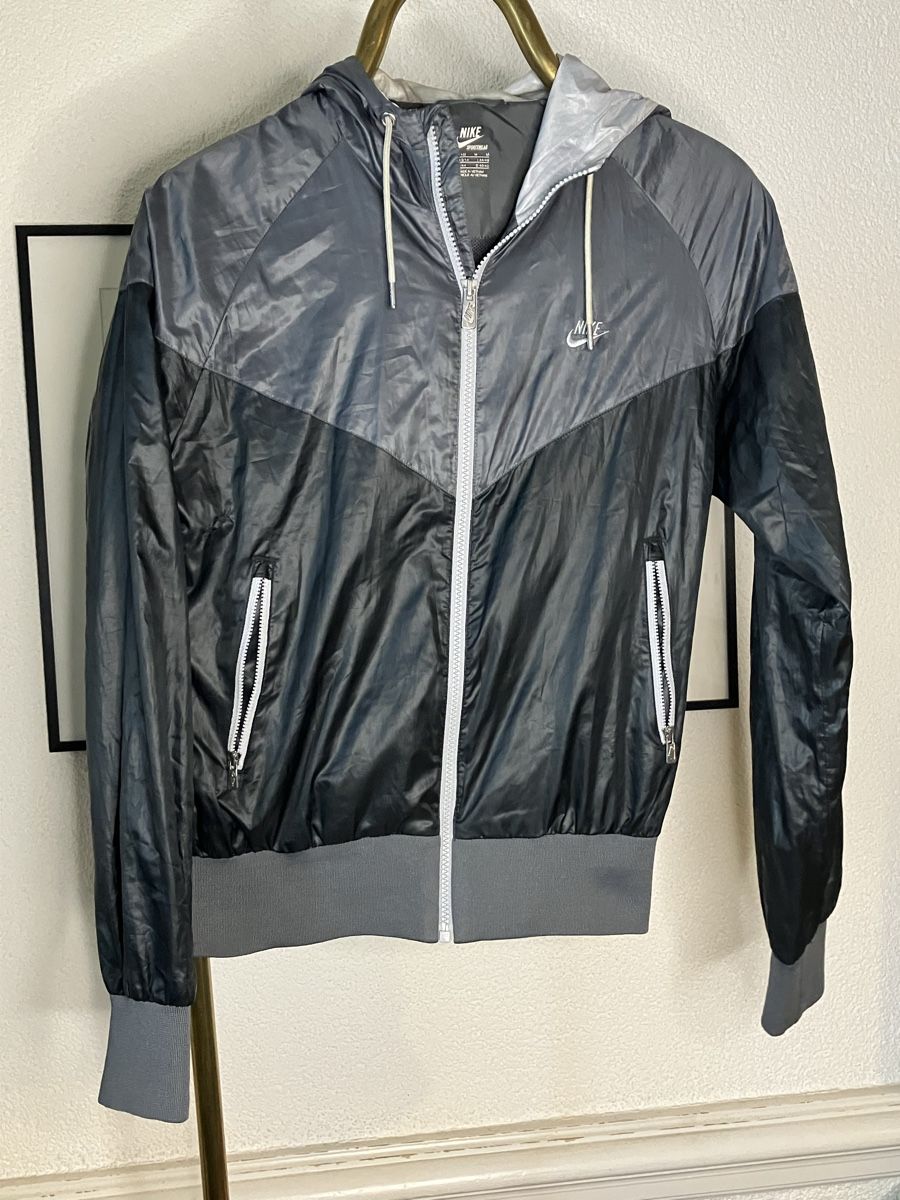 Nike Jacken: Veste Nike Windrunner vintage rétro Size 40 – Gebraucht aus Neuchâtel von sharposneaks