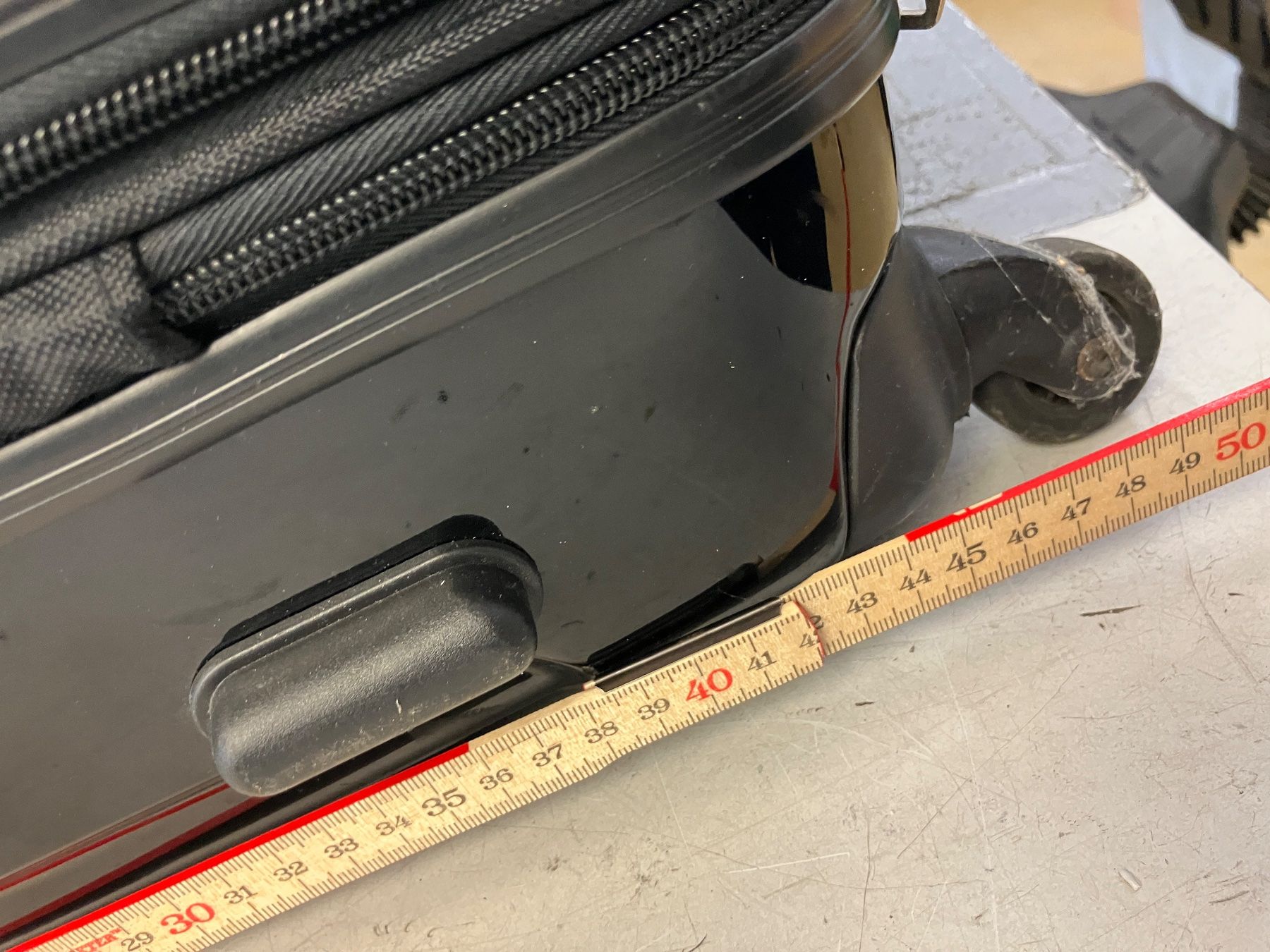 Sonstiges zu Aviatik: Schwarzer Trolley Gepäckkoffer – Gebraucht aus Dübendorf von sdbu-frappant 5