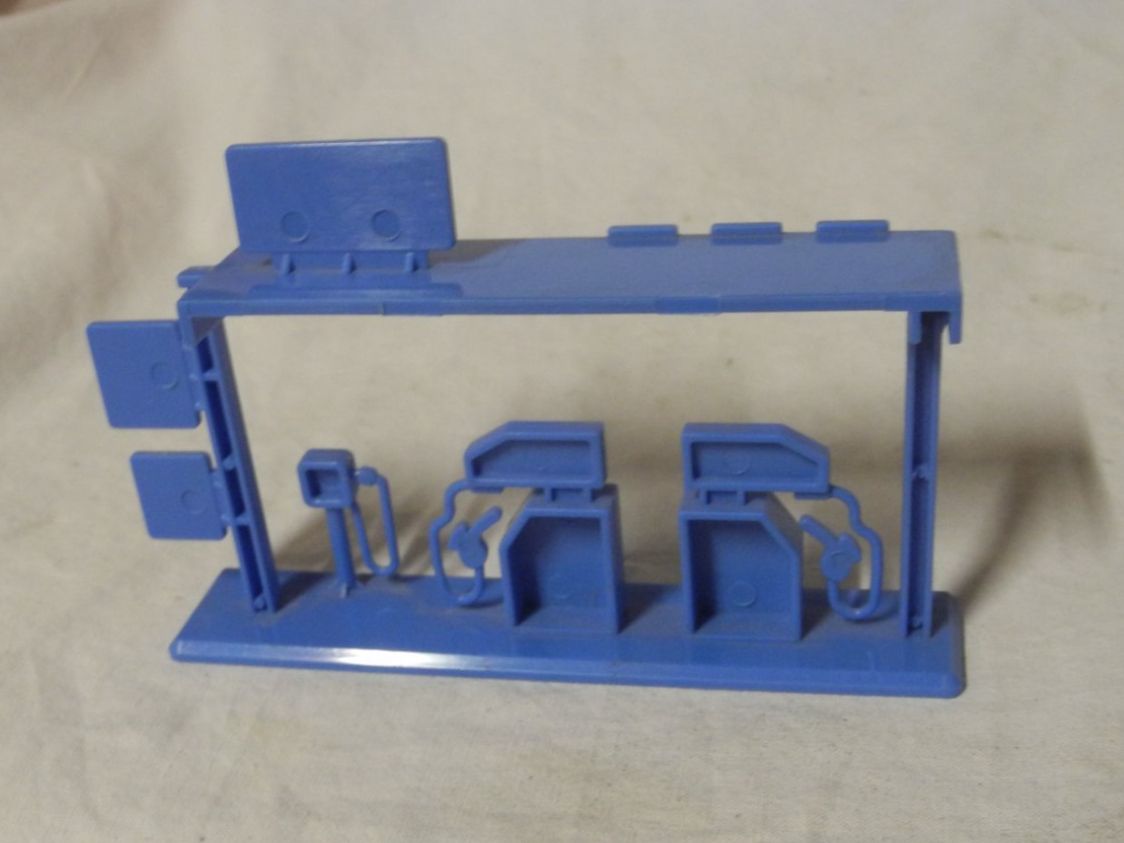 Modellini d'auto: KUNSTSTOFF  TANKSÄULE   12 CM LÄNGE  NEUWERTIG – Nuovo (secondo la descrizione) da Gurtnellen venduto da Murmeli99 1