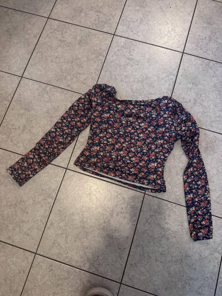 T-Shirts: Langarmshirt mit Blumenmuster – Neu (gemäss Beschreibung) aus Muotathal von mianyc 3