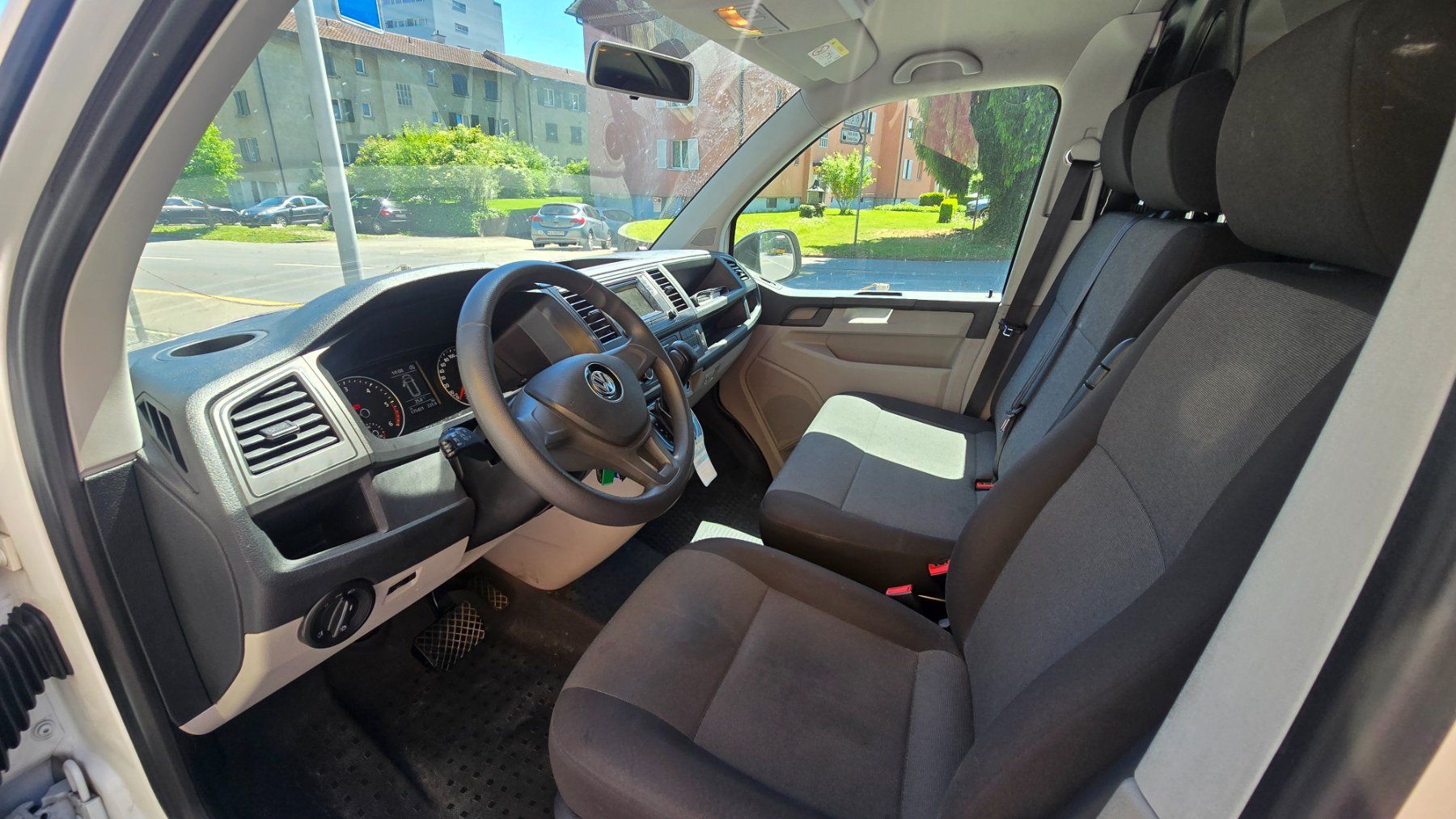 VW Véhicules utilitaires: VW T6 DSG 150 PS – D'occasion à Emmenbrücke par meu_2j8p 8