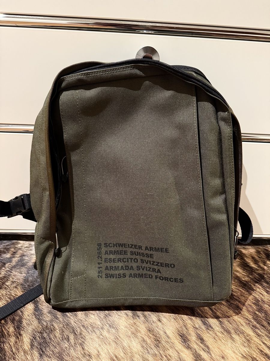 Schweizer Armee Zaini: Tagesrucksack Schweizer Armee – Nuovo (secondo la descrizione) da Seuzach venduto da diePIPPA