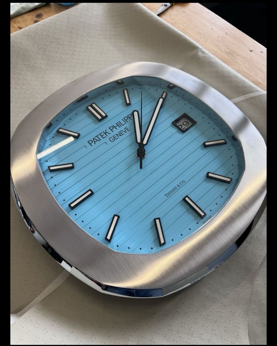 Patek Philippe Orologi: Patek Philippe Nautilus Wanduhr – Usato da Liestal venduto da Riesi2010 3