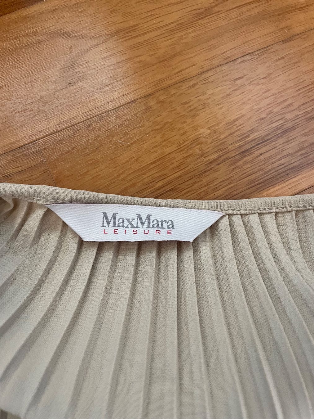 Max Mara Tops: Feines Shirt  von Max Mara Leisure – D'occasion à Bourguillon par gartenwohnen 3