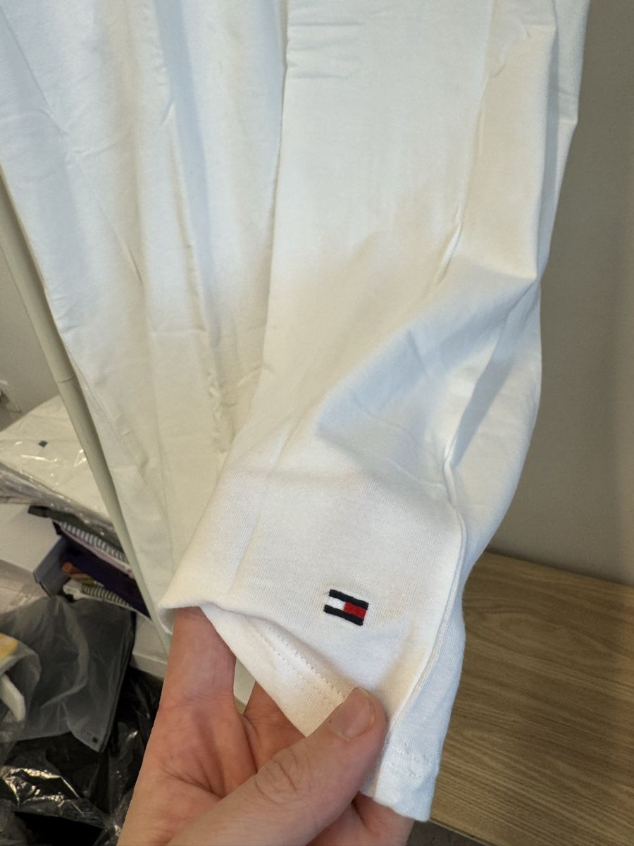 Tommy Hilfiger T-shirt: Tommy Hilfiger Basic T-Shirt Weiß XL NEU – Nuovo e nell'imballaggio originale da Effretikon venduto da rus_2l2p 3