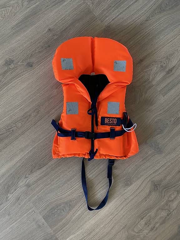 Giubbotti di salvataggio: BESTO Rettungsweste 15-20kg  – Usato da Volketswil venduto da SiTaPrV