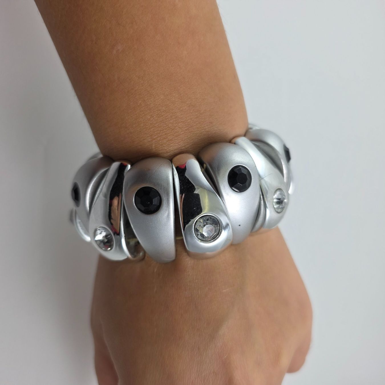 Bracciali & Braccialetti: Silberfarbenes Armband mit Strass - Modeschmuck, Top! 557 – Usato da Wald ZH venduto da Martin79