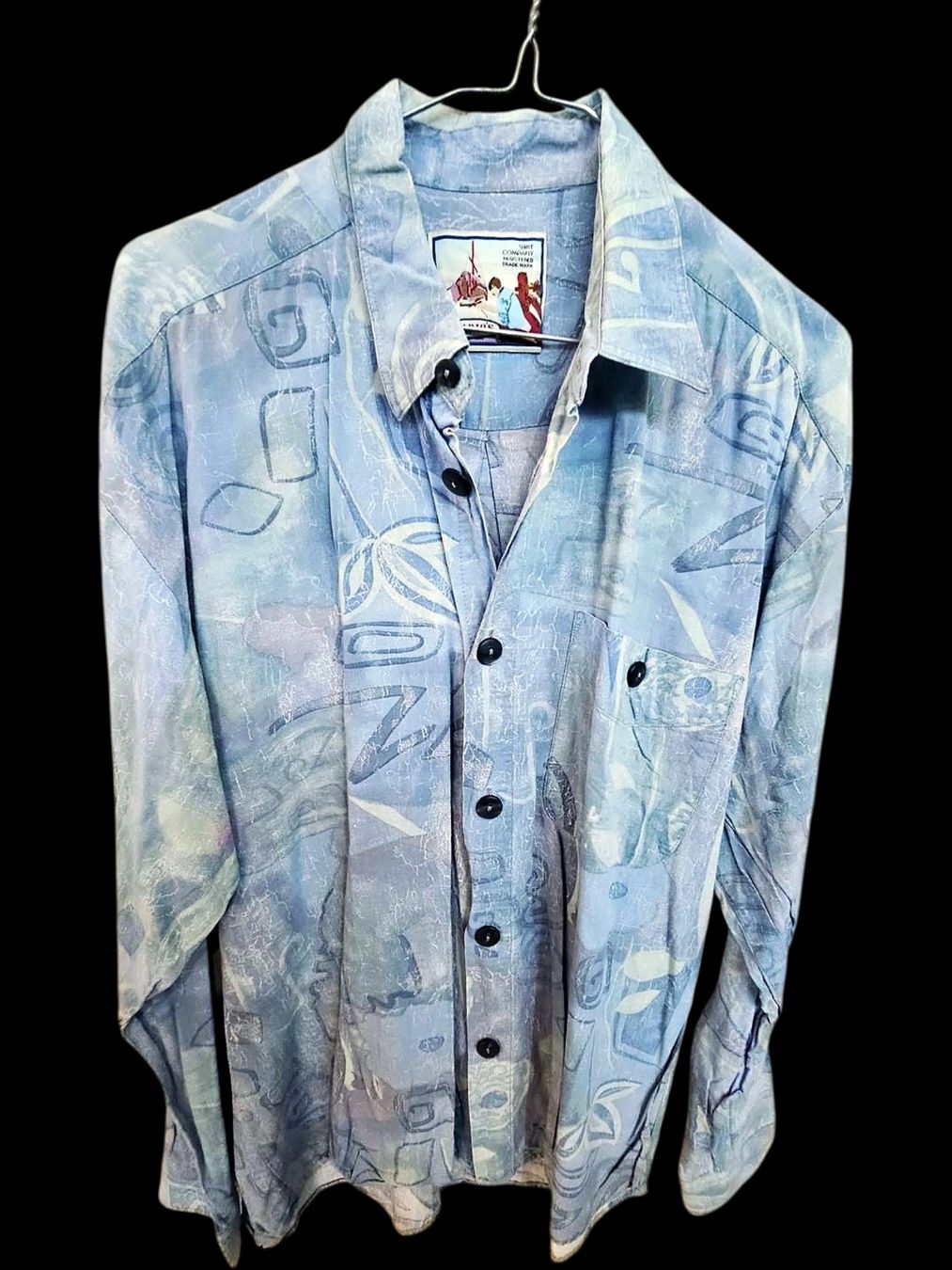 Camicie: Marios Hellblaues Button-Down-Hemd mit abstraktem Muster – Usato da Zug venduto da vinokilo 1