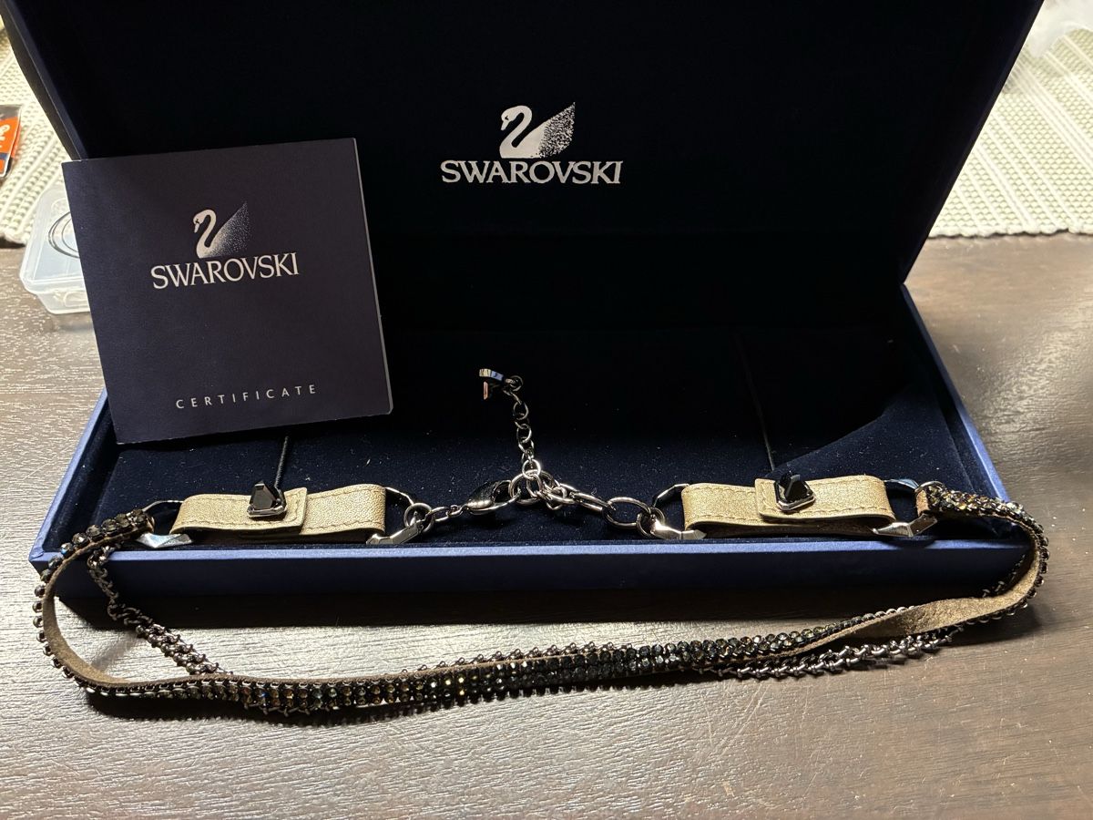 Swarovski Catenine: Swarovski Duel Choker Lederhalsband – Usato da Weiach venduto da gabs_cdn