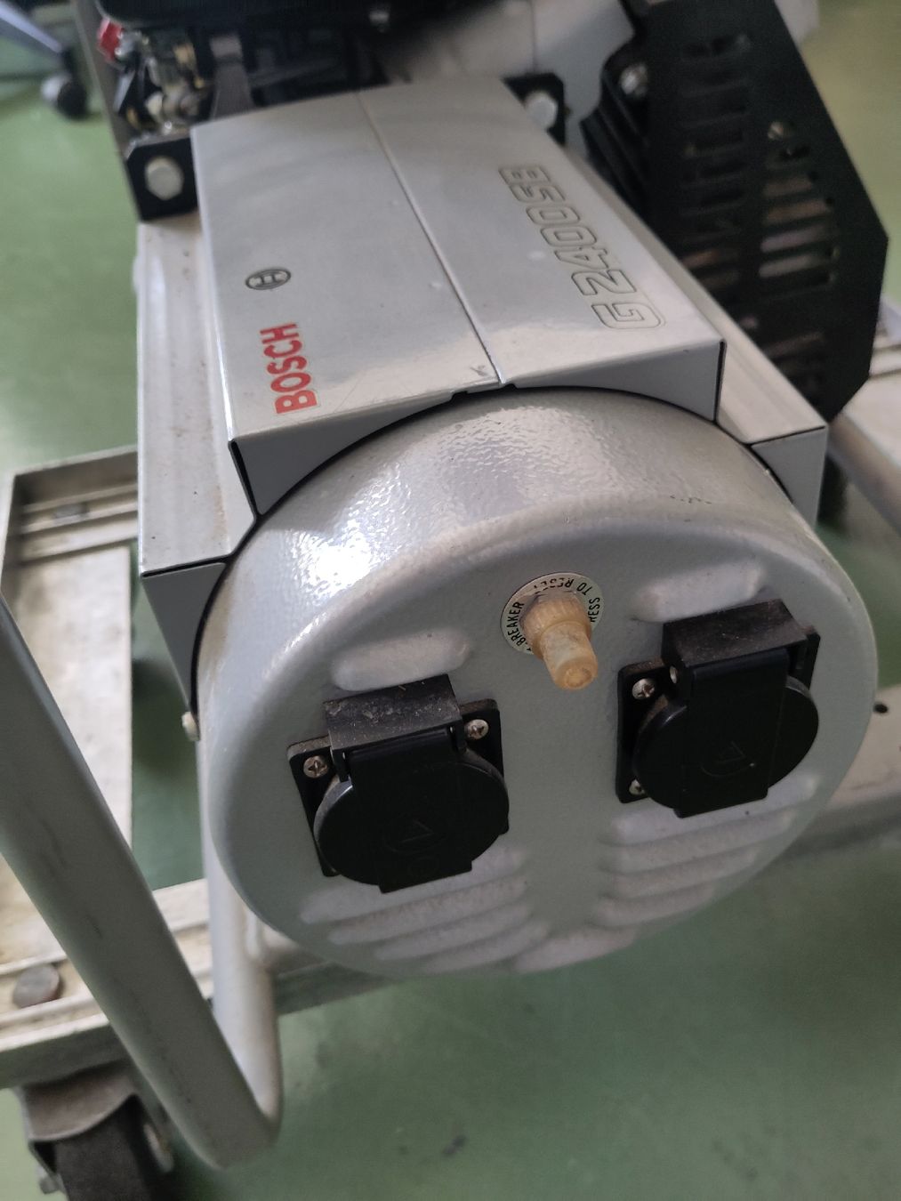 Bosch Generatori di corrente: Notstromaggregat Bosch G2400SB – Difettoso da Pratteln venduto da Cartonsducoeur_bl 5