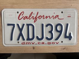 Plaque d'immatriculation Californie 7XDJ394 métal
