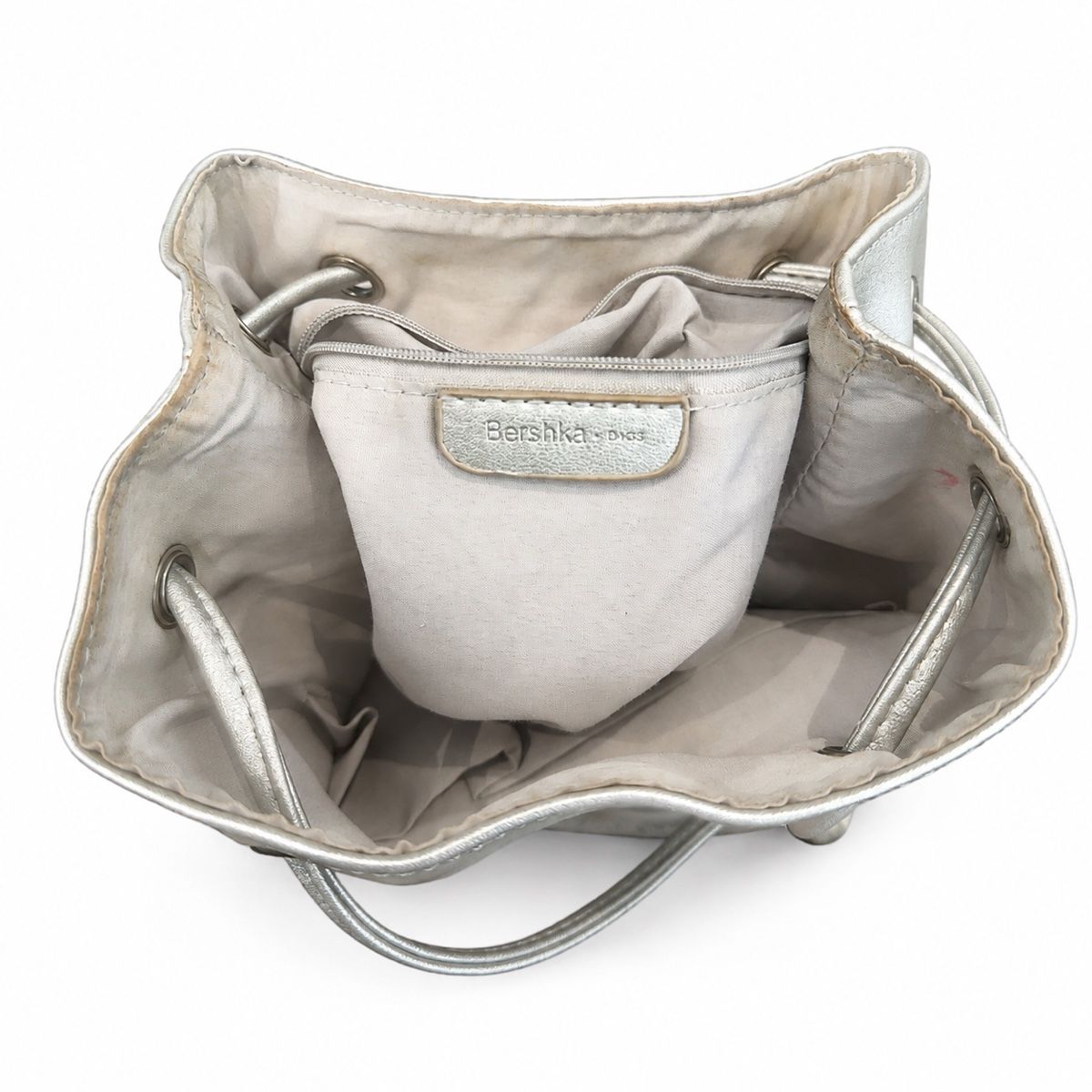 Bershka Zaini: Rucksack Bershka silber Kunstleder – Usato da Aarberg venduto da LovelyThings_ 2