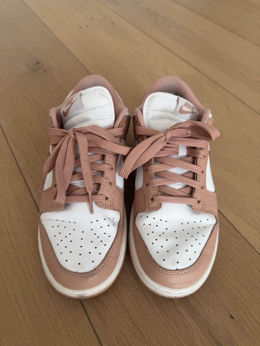 Nike Scarpe da donna: Nike | DUNK - Sneaker low - white/rosa Grösse EUR 39 – Usato da Winterthur venduto da saram26
