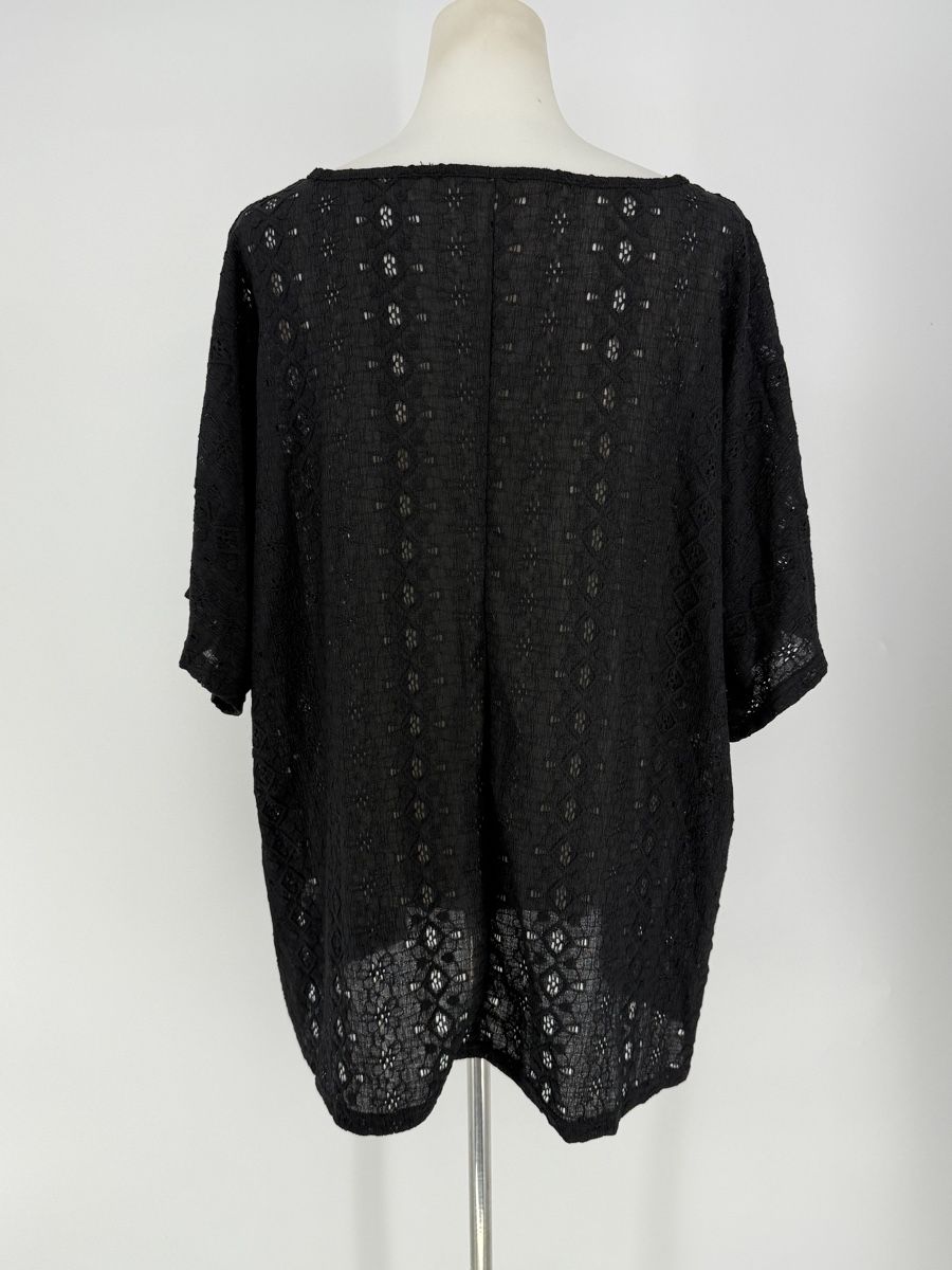 T-shirt: Shirt mit Lochmuster Gr. 50 – Usato da Auenstein venduto da moin. 2