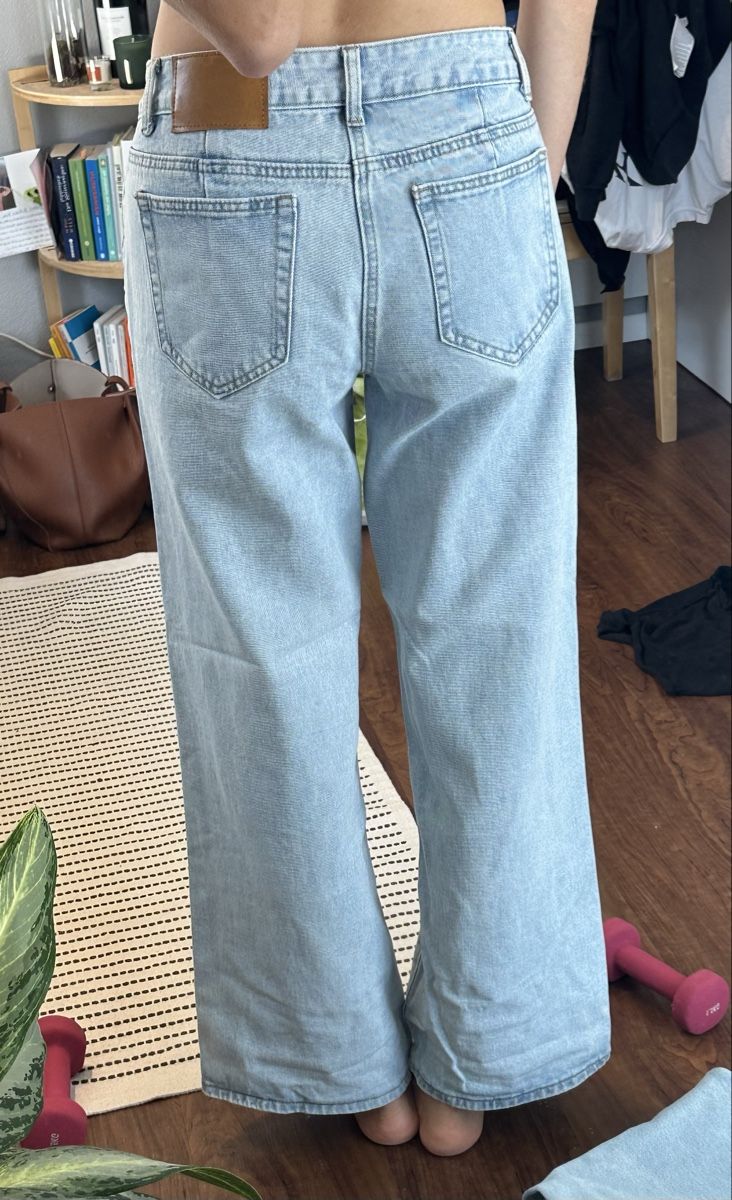 Shein Jeans: Jeans hellblau weit geschnitten – Usato da Grafstal venduto da jes_t6s7 4