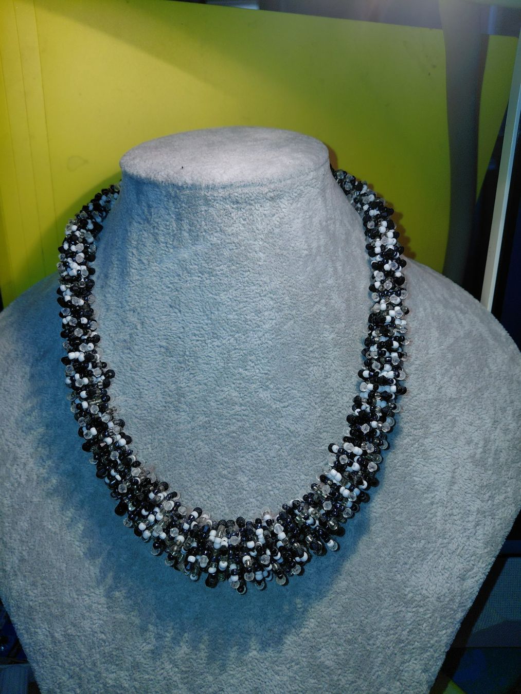 Catenine: Glasperlenkette, Länge 56 cm, schwarz-weiß – Usato da Losone venduto da bal_gfp6 1