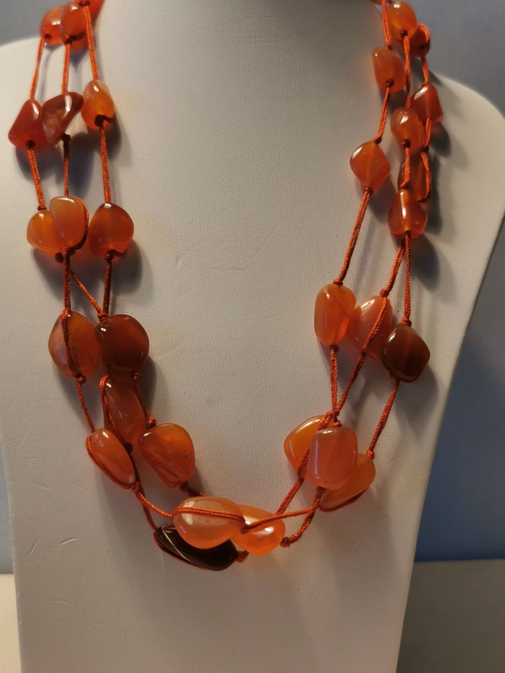 Catenine: NEU - handgefertigte 3-rang Karneol Kette, 50cm – Nuovo e nell'imballaggio originale da Dierikon venduto da Buntspecht-10 2