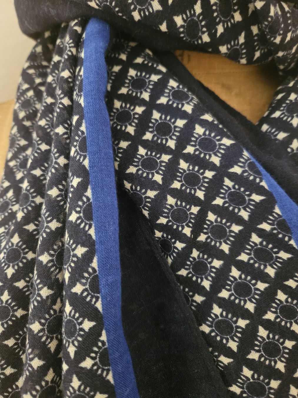 Foulard & Sciarpe: Echarpe foulard 100% viscose – Nuovo (secondo la descrizione) da Thônex venduto da lacomtessedesfees 2