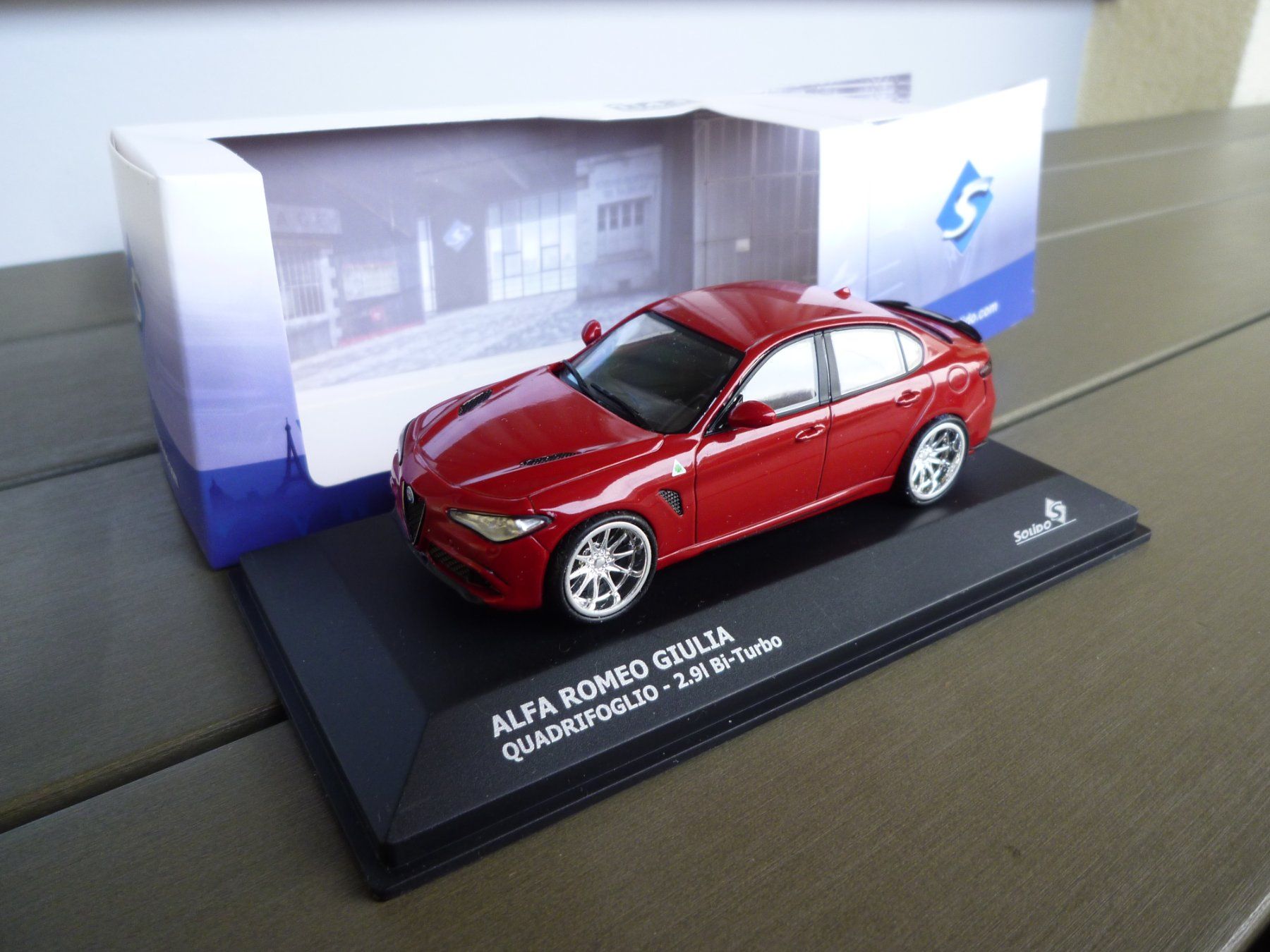 Alfa Romeo Modellini d'auto: Alfa Romeo Giulia QV "Tuning" – Nuovo e nell'imballaggio originale da Flawil venduto da Imperiosud 5