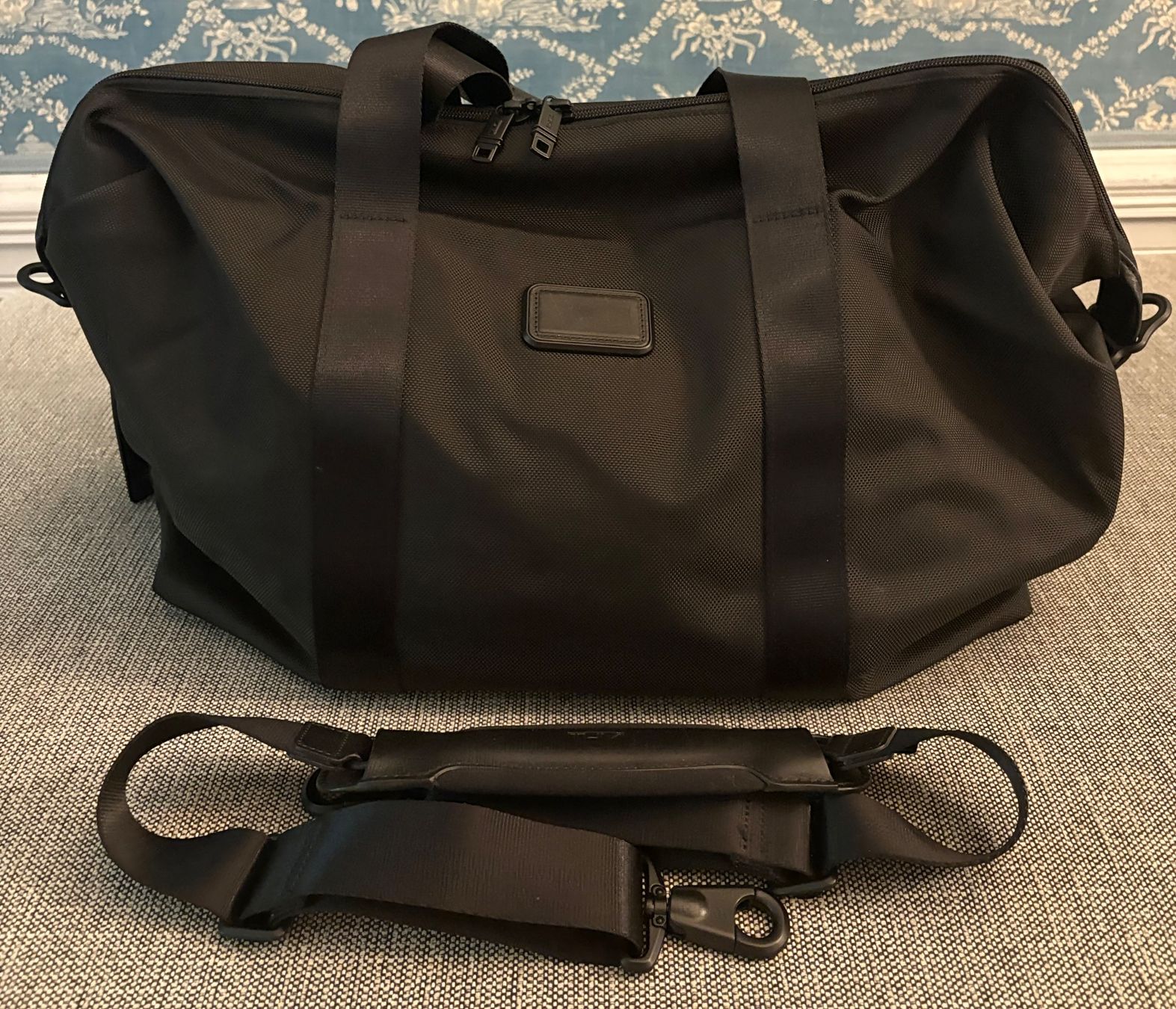 Tumi Borse: Tumi Reisetasche/ Weekender NEU – Nuovo (secondo la descrizione) da Bussigny venduto da Oberschan67 1