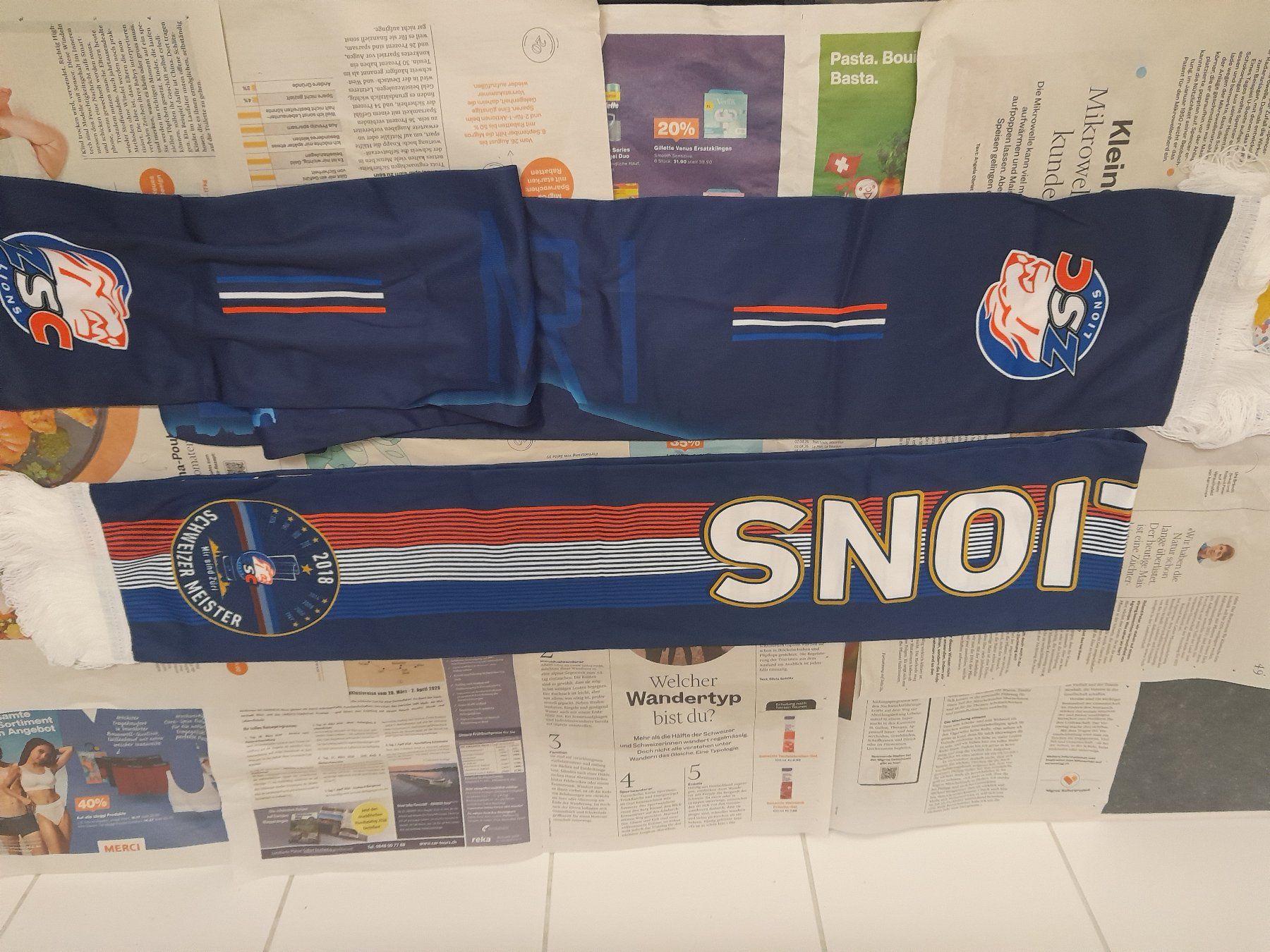 Zsc Lions Foulard & Sciarpe: 2 ZSC Schal – Nuovo (secondo la descrizione) da Rüti ZH venduto da Alemanni