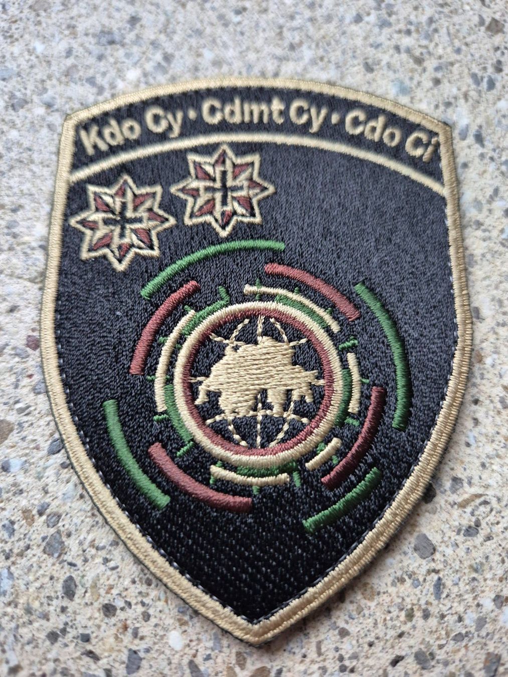 Schweizer Armee Placchette & Badge: *** Original Badge Kdo Cyber mit klett *** – Nuovo e nell'imballaggio originale da Riedholz venduto da fr_sIruP