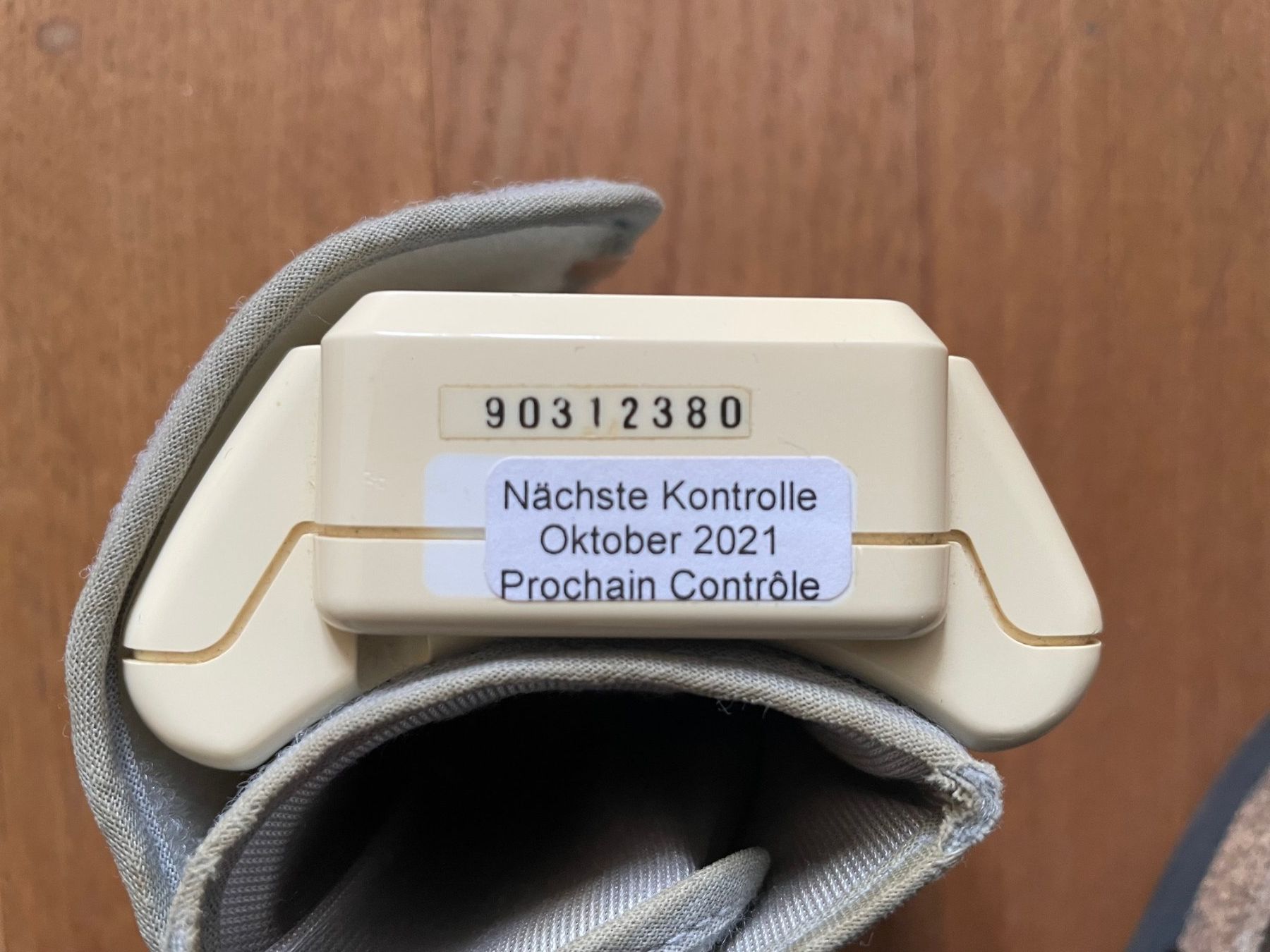 Omron Attrezzature mediche: Blutdruckmessgerät – Usato da Oberdiessbach venduto da Honeggi 3