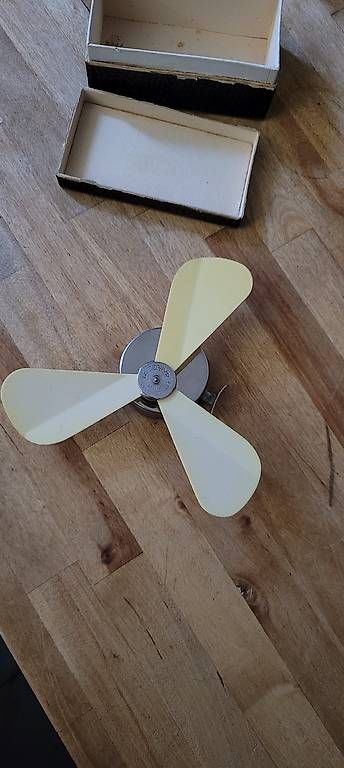 Ventilatoren: Ventillateur de poche – Gebraucht aus Genève von uneautresaison