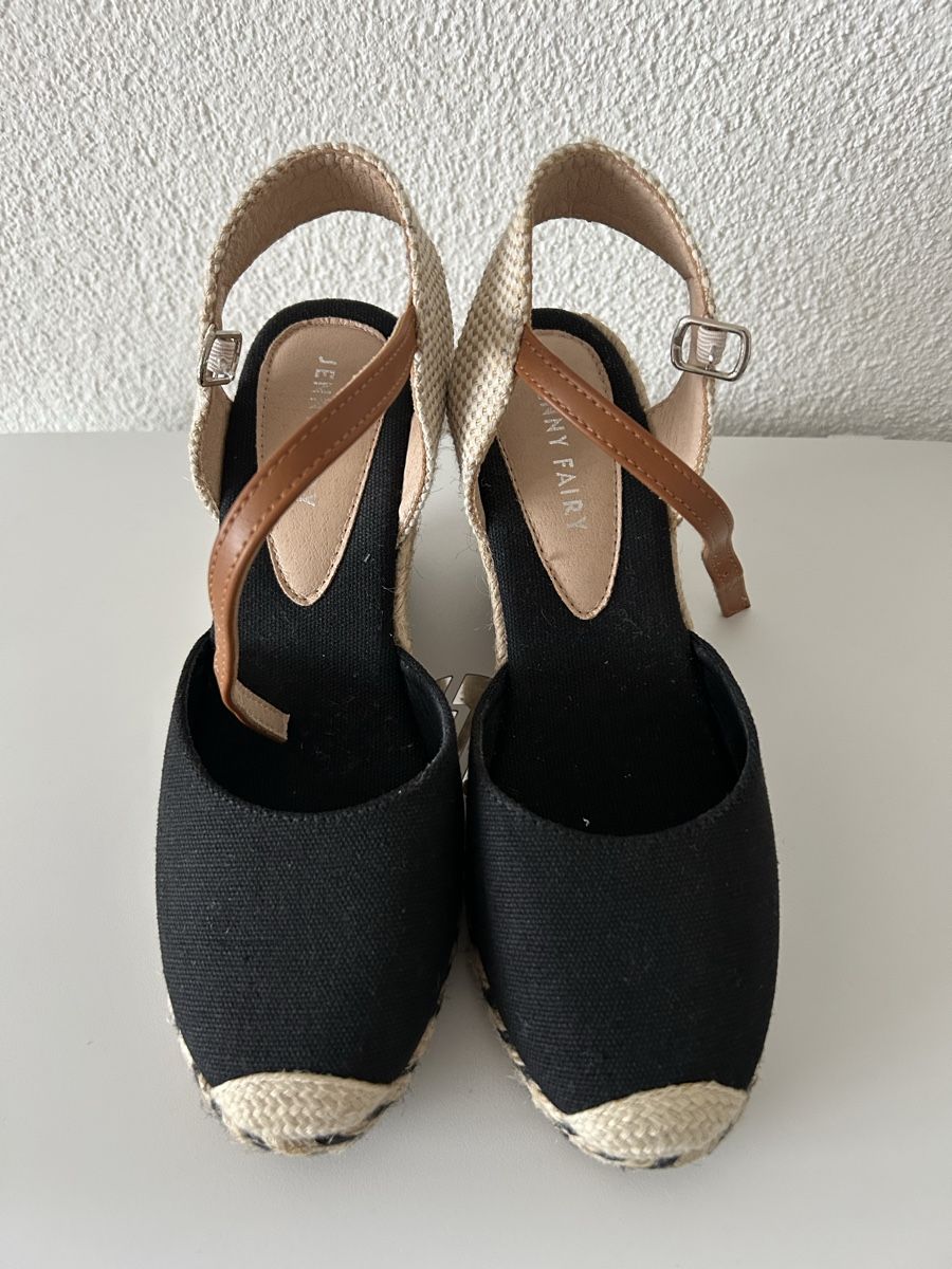 Damenschuhe: Schuhe – Neu (gemäss Beschreibung) aus Tuggen von Nadia4488