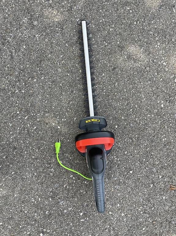 Alle Maschinen: Taille haie électrique  – Gebraucht aus Villars-sur-Glâne von Jeanne_z8yk 2