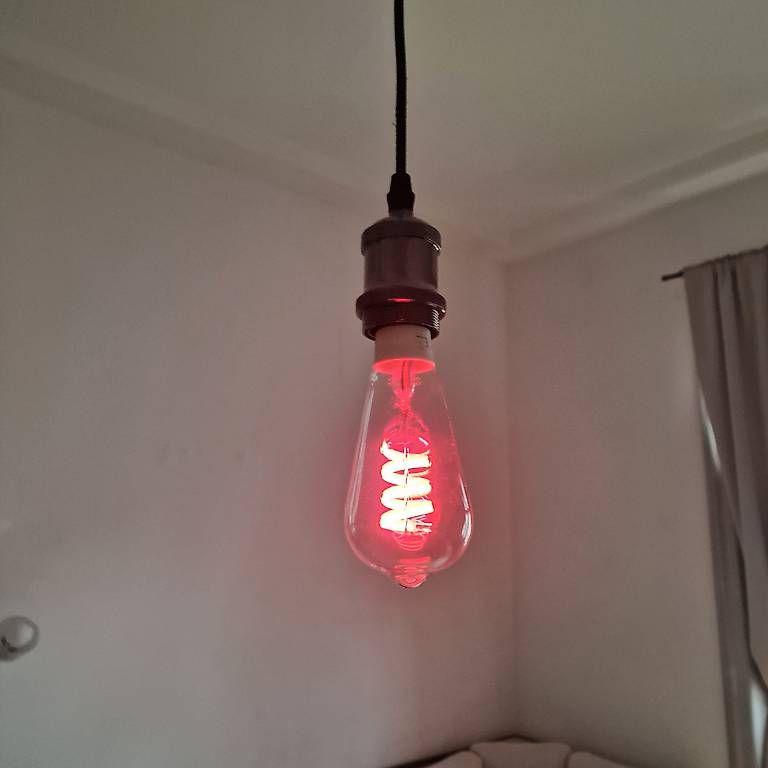 Lampade: Edison Lampe Glühbirne farbig E27 WLAN – Usato da Basel venduto da Eowey 1