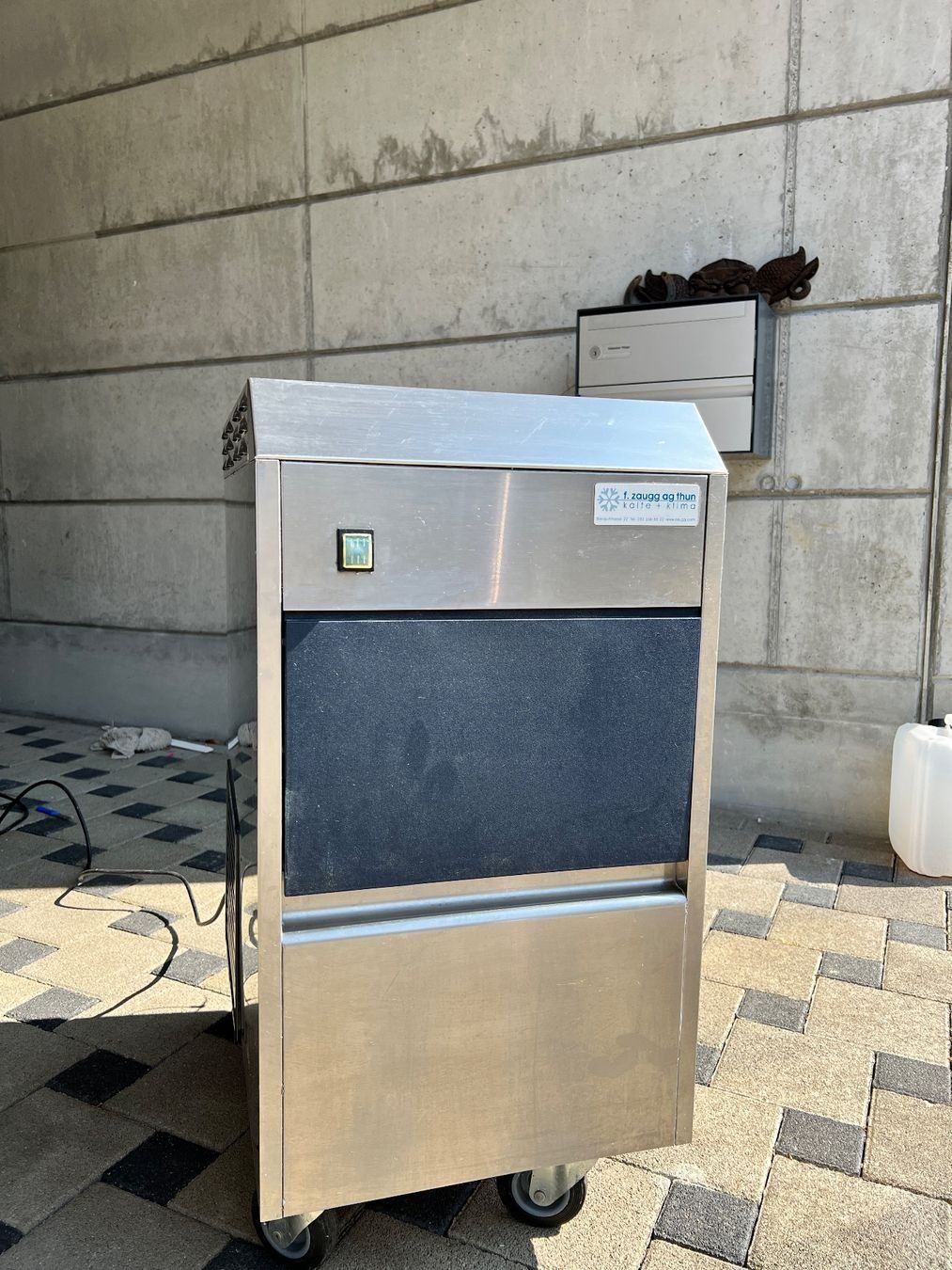 Küchengeräte: Commercial crushed ice Maker - Great Condition – Gebraucht aus Vogelsang AG von inf_qp7q