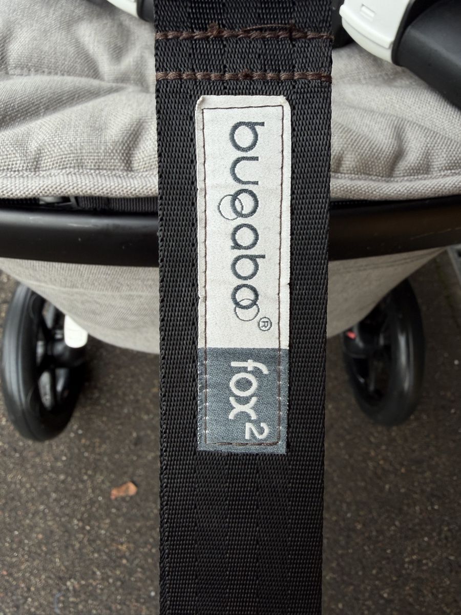 Bugaboo Carrozzine: Bugaboo Fox 2 Kinderwagen mit Zubehör. – Usato da Niederglatt ZH venduto da Ivan.Kryvoshei 2