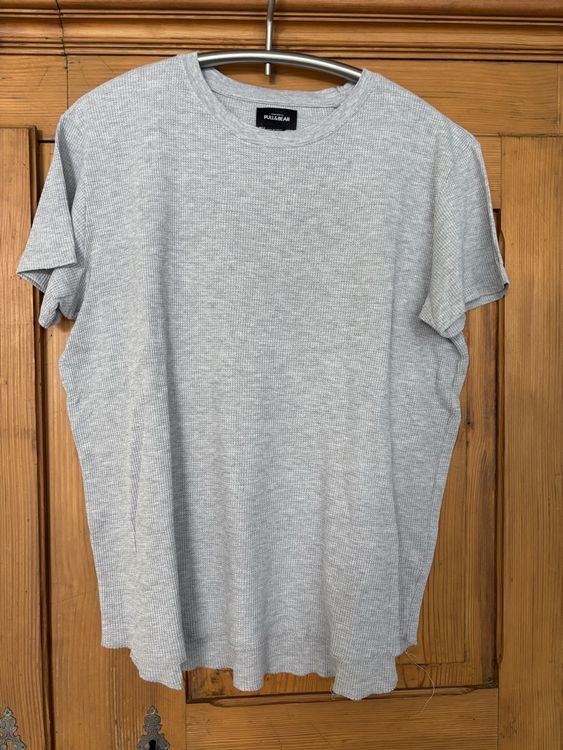 Pull&Bear T-shirts: PULL&BEAR T-SHIRT – D'occasion à Solothurn par skillsine