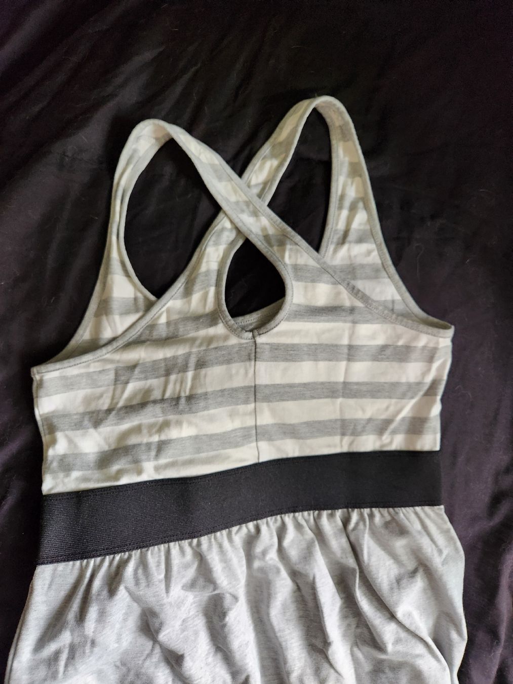 Tom Tailor Kleider: Tom Tailor Kleid, sportlich, grau/weiss – Gebraucht aus Fribourg von voidness 2