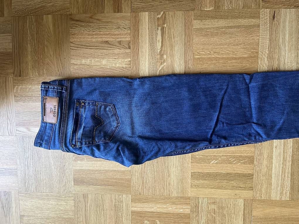 Jeans: Jeans Diesel taille 28 – Usato da Yverdon-les-Bains venduto da car_xd5s 1