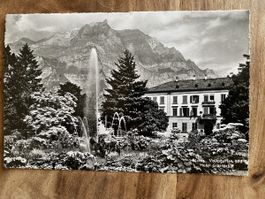 Ansichtskarte Glarus Volksgarten und Hotel Glarnerhof 1952
