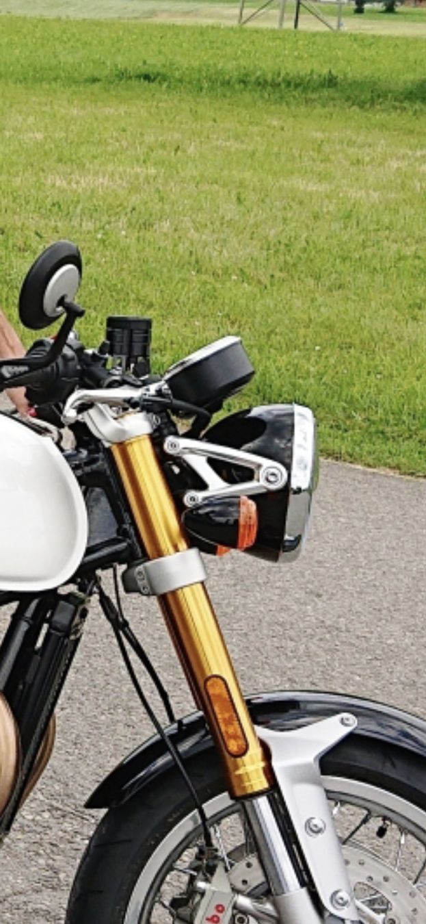 Triumph Tutti i ricambio per moto: Triumph Thruxton Scheinwerfer Halterung – Usato da Ennetbürgen venduto da ruuudi01 5