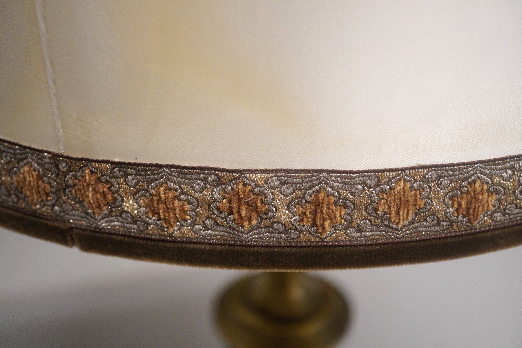 Lampen: Vintage Tischlampe mit massivem Messingfuss MA163 – Gebraucht aus Basel von B.W.B. 5