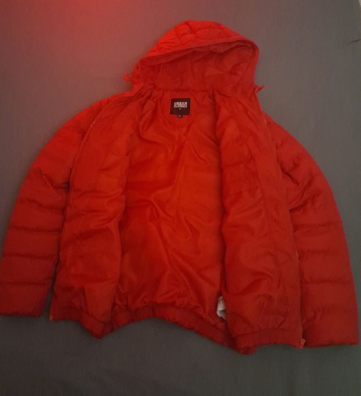 Giacche: Rote Winterjacke - Urban Classics - Gr. M - Bubble Jacket – Usato da Füllinsdorf venduto da Potz7 3